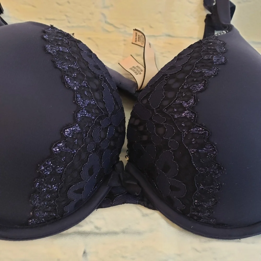 Victoria's Secret size 32D